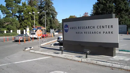Recorriendo una base de la NASA y Singularity University